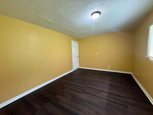 1404 S Waggoner Road, Reynoldsburg, OH 43068