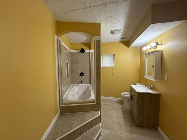 1404 S Waggoner Road, Reynoldsburg, OH 43068