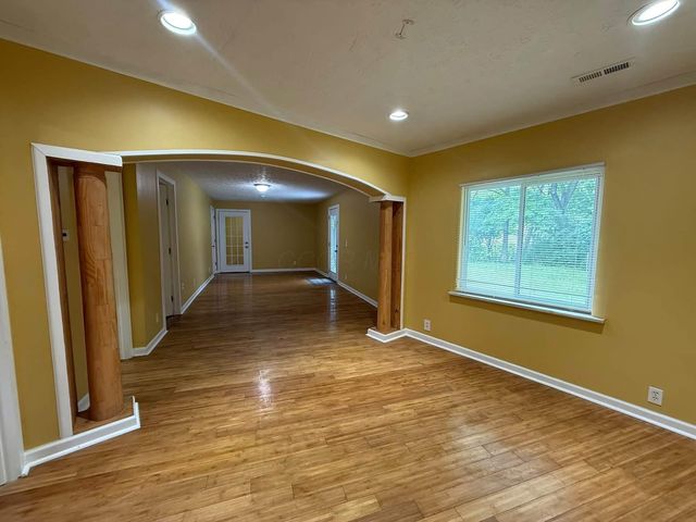 1404 S Waggoner Road, Reynoldsburg, OH 43068