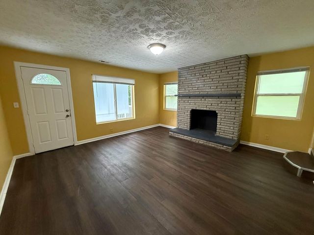 1404 S Waggoner Road, Reynoldsburg, OH 43068