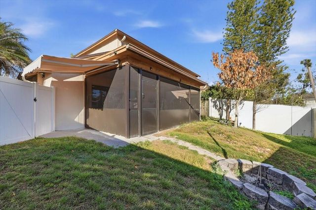 8528 SPARROWHAWK COURT, Orlando, FL 32829