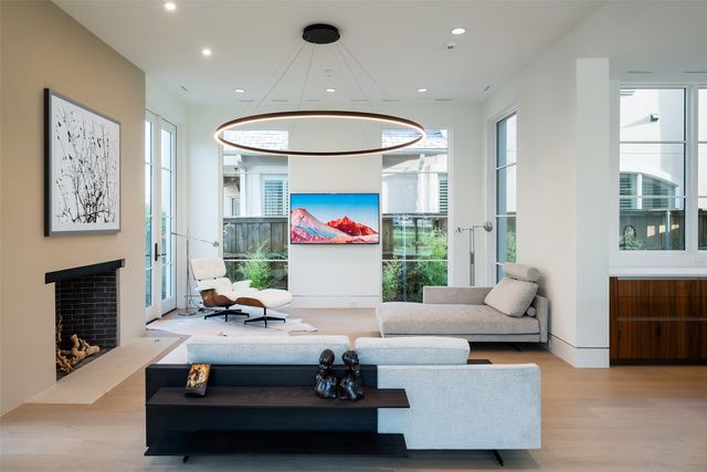 5048 Airline Road, Highland Park, TX 75205