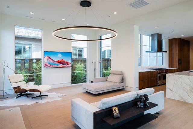 5048 Airline Road, Highland Park, TX 75205