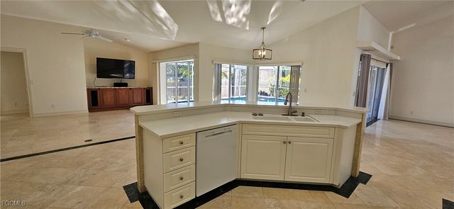 11729 Timberline CIR, Fort Myers, FL 33966