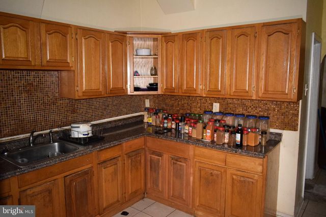 1726 APPLETON ST, Baltimore, MD 21217
