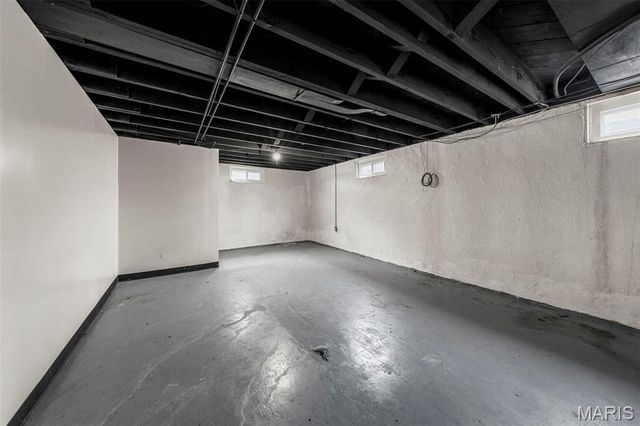 5 Santa Cruz Drive, St Louis, MO 63031