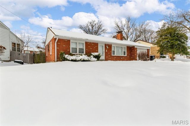 5 Santa Cruz Drive, St Louis, MO 63031