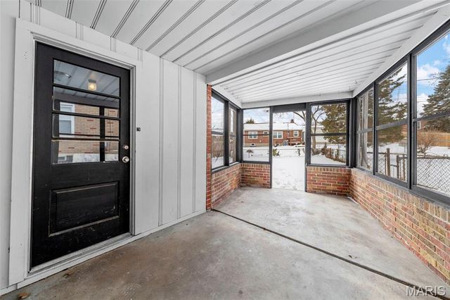 5 Santa Cruz Drive, St Louis, MO 63031