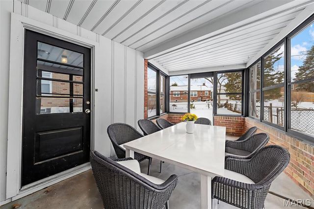 5 Santa Cruz Drive, St Louis, MO 63031