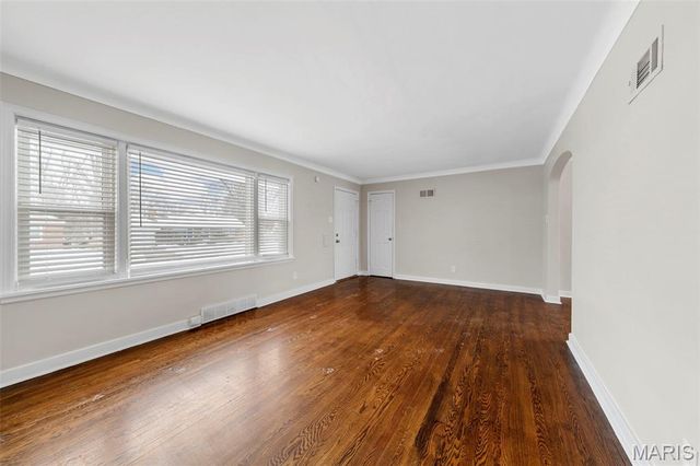 5 Santa Cruz Drive, St Louis, MO 63031