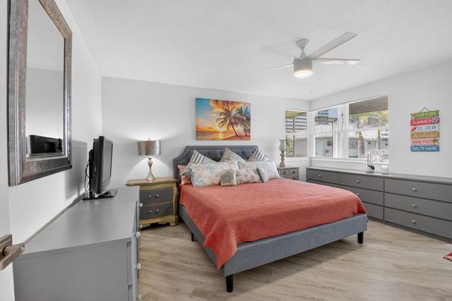 930 Osceola Drive 8, Boca Raton, FL 33432