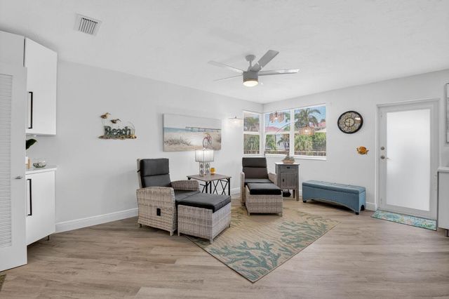 930 Osceola Drive 8, Boca Raton, FL 33432