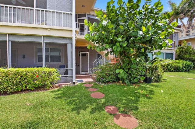 930 Osceola Drive 8, Boca Raton, FL 33432