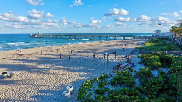 930 Osceola Drive 8, Boca Raton, FL 33432