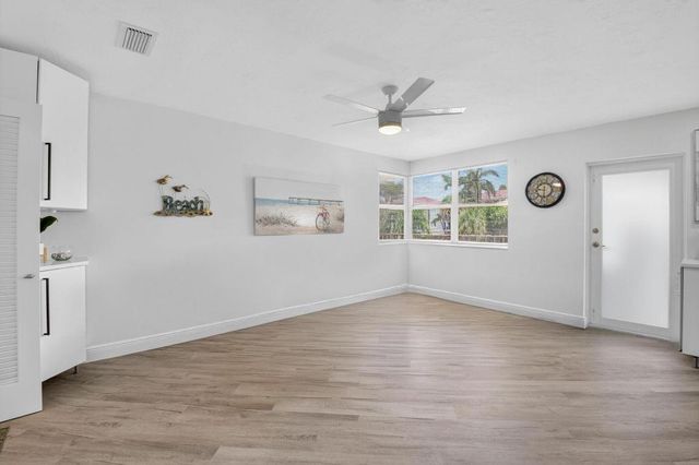 930 Osceola Drive 8, Boca Raton, FL 33432