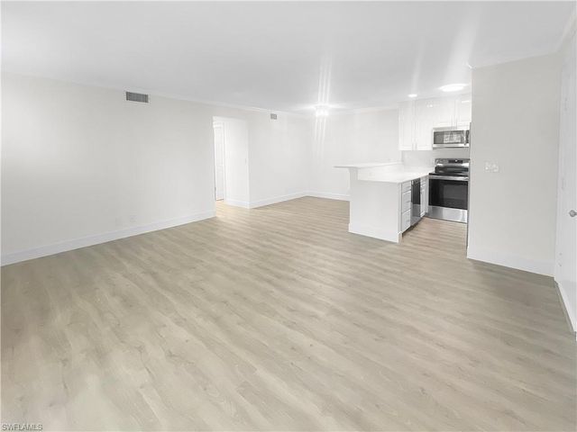 766 Central AVE 113, Naples, FL 34102