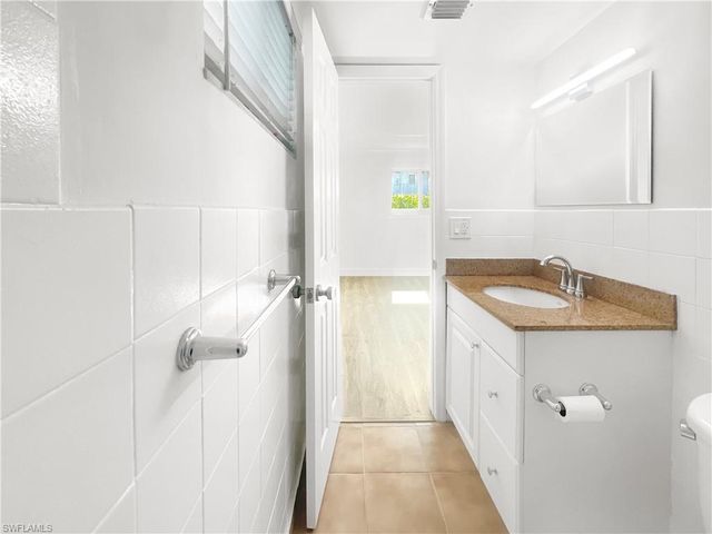 766 Central AVE 113, Naples, FL 34102