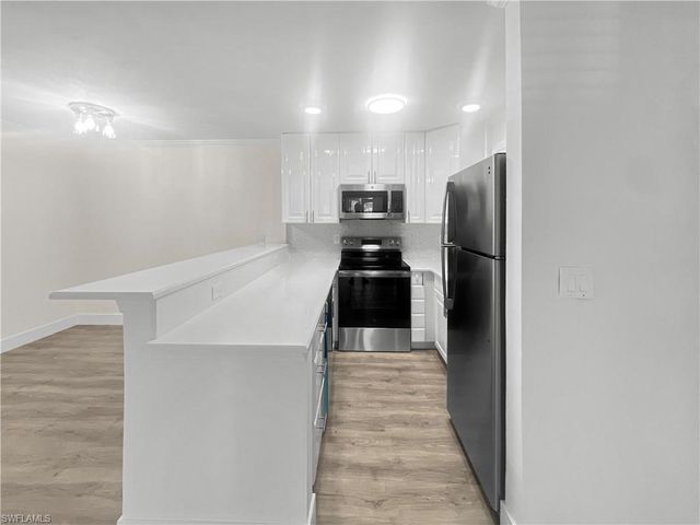 766 Central AVE 113, Naples, FL 34102