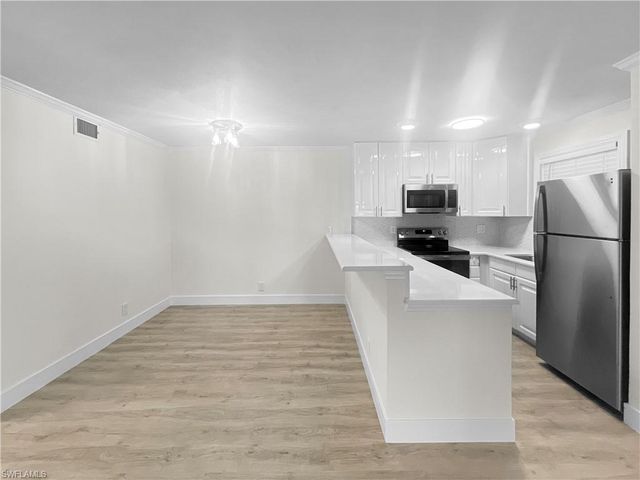 766 Central AVE 113, Naples, FL 34102