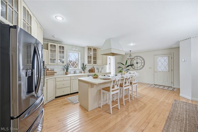 1887 Pearce Circle, Salem, OH 44460