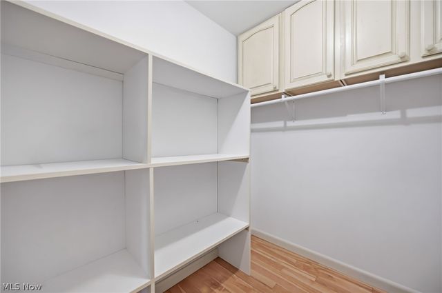 1887 Pearce Circle, Salem, OH 44460