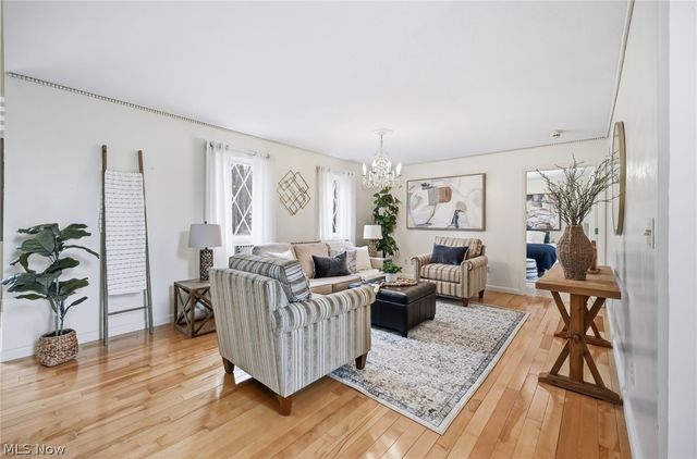 1887 Pearce Circle, Salem, OH 44460