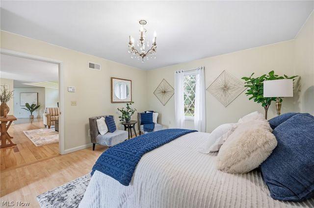 1887 Pearce Circle, Salem, OH 44460