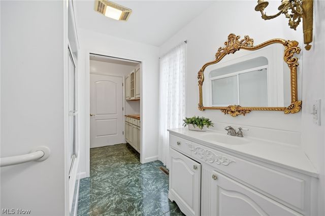 1887 Pearce Circle, Salem, OH 44460