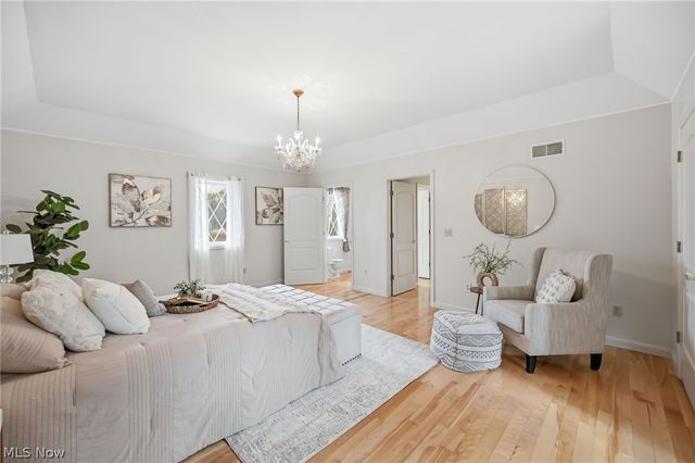 1887 Pearce Circle, Salem, OH 44460