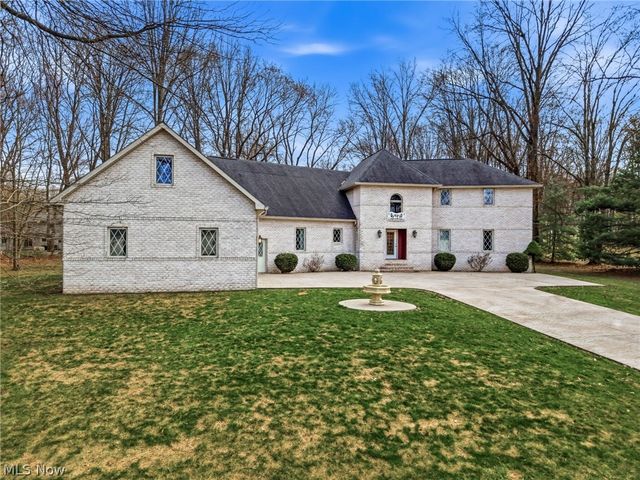 1887 Pearce Circle, Salem, OH 44460