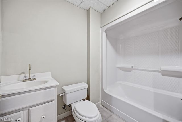 1887 Pearce Circle, Salem, OH 44460