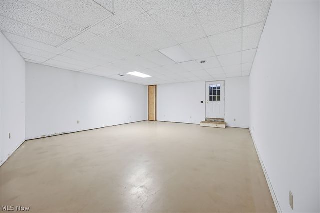 1887 Pearce Circle, Salem, OH 44460