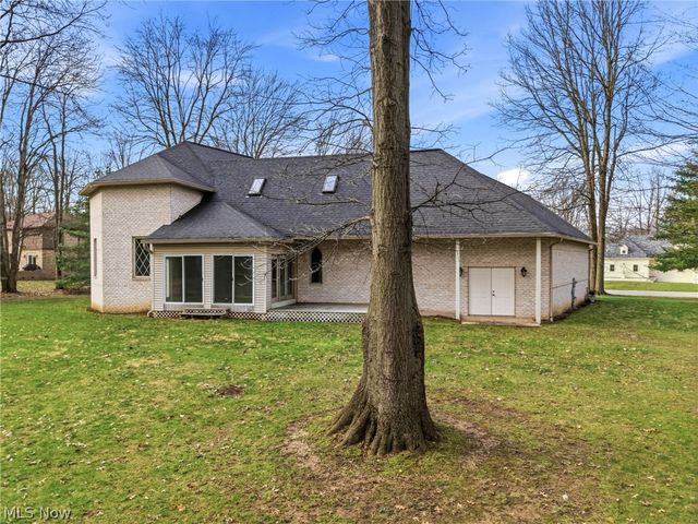 1887 Pearce Circle, Salem, OH 44460