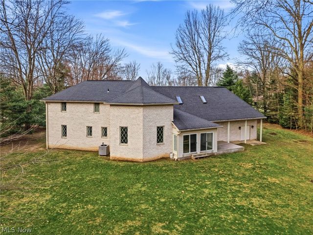 1887 Pearce Circle, Salem, OH 44460