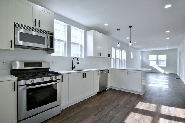 1405 S Central Avenue, Cicero, IL 60804