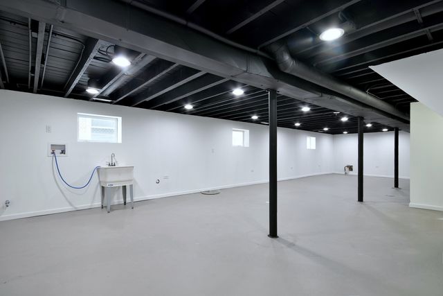 1405 S Central Avenue, Cicero, IL 60804