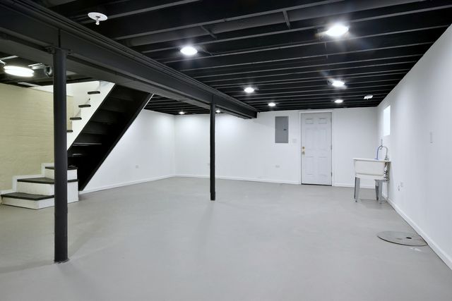 1405 S Central Avenue, Cicero, IL 60804