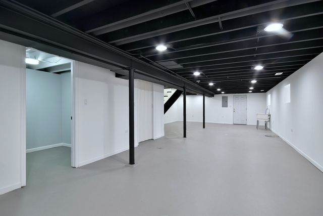 1405 S Central Avenue, Cicero, IL 60804