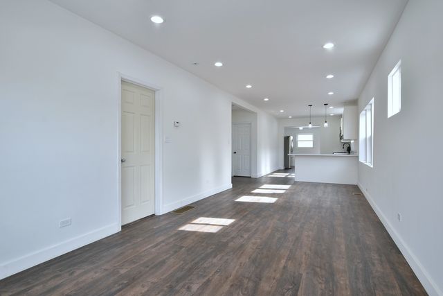 1405 S Central Avenue, Cicero, IL 60804