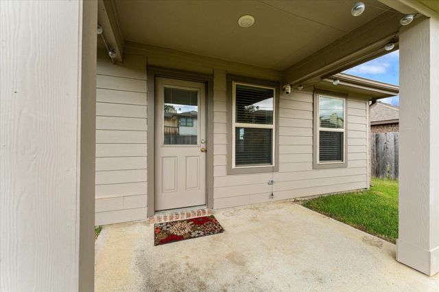 3010 Specklebelly Drive, Baytown, TX 77521