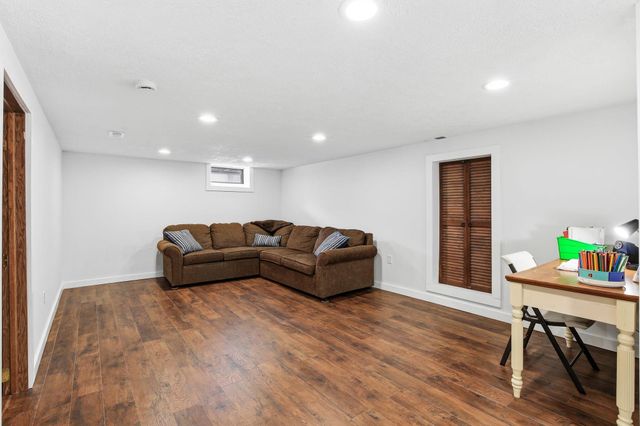 732 Vicky Lane, Lino Lakes, MN 55014