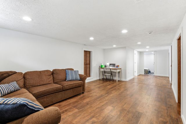 732 Vicky Lane, Lino Lakes, MN 55014