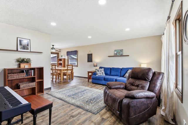 732 Vicky Lane, Lino Lakes, MN 55014