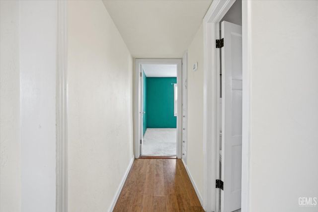 1102 Castro Lane, Bakersfield, CA 93304