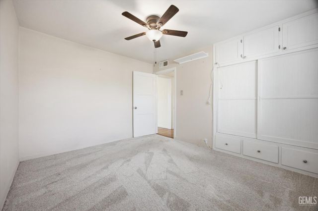 1102 Castro Lane, Bakersfield, CA 93304