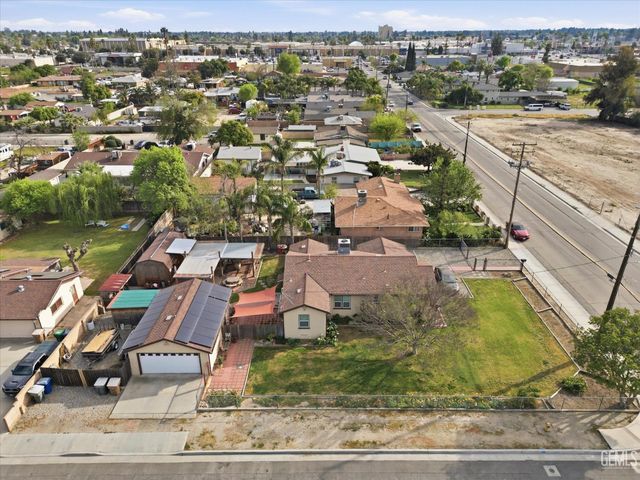 1102 Castro Lane, Bakersfield, CA 93304