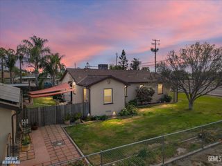 1102 Castro Lane, Bakersfield, CA 93304