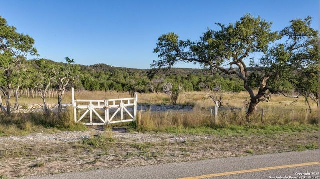5865 Fm 1863, Bulverde, TX 78163