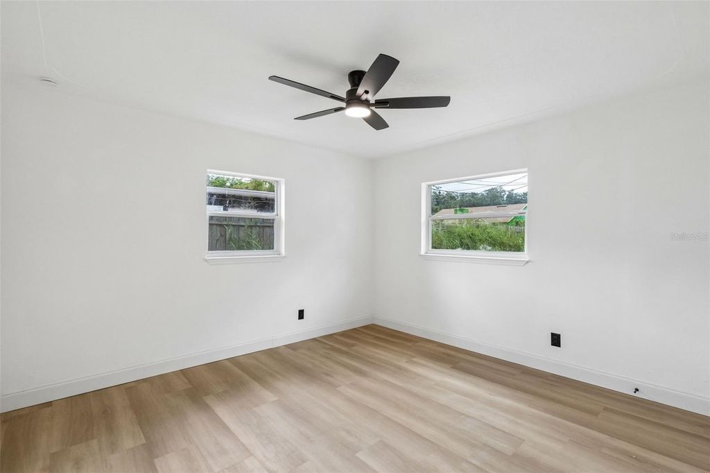 Image 12 of property listing at 3500 SUTTON DRIVE, Orlando, FL 32810