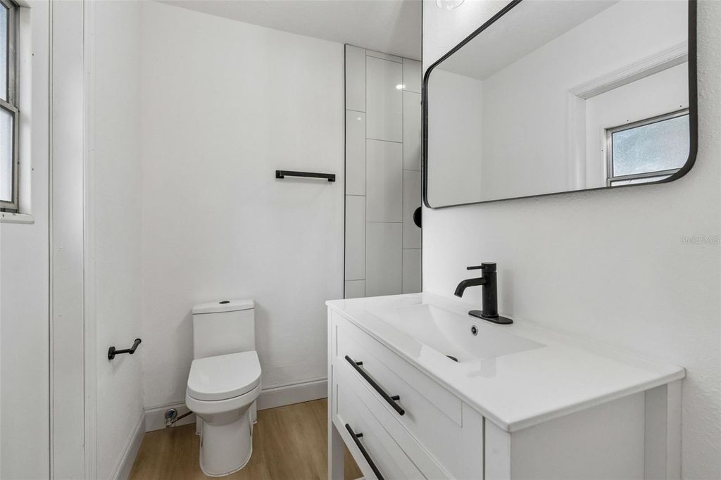 Image 13 of property listing at 3500 SUTTON DRIVE, Orlando, FL 32810